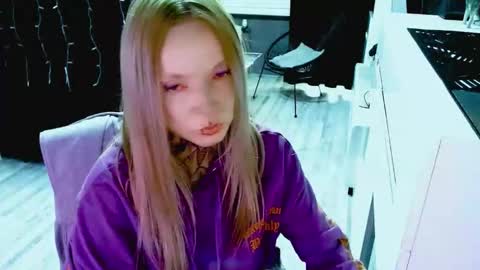 Snapshot of inesdesire chatting on 09.29.25 InesDesire online show from 09.29.25