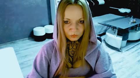 Snapshot of inesdesire chatting on 10.17.25 InesDesire online show from 10.17.25