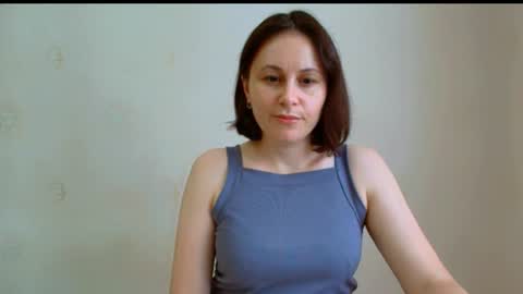 Snapshot of inessa_beauty chatting on 06.19.26 Inessa online show from 06.19.26
