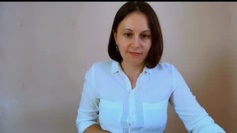 Snapshot of inessa_beauty chatting on 06.22.26 Inessa online show from 06.22.26