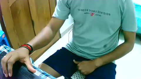 Snapshot of ingloriousuncut chatting on 02.04.25 Inglorious Hairy Uncut online show from 02.04.25