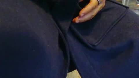 Hanging Out online show from 11.23.25