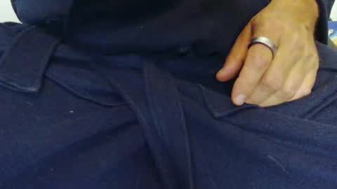 Hanging Out online show from 01.10.26