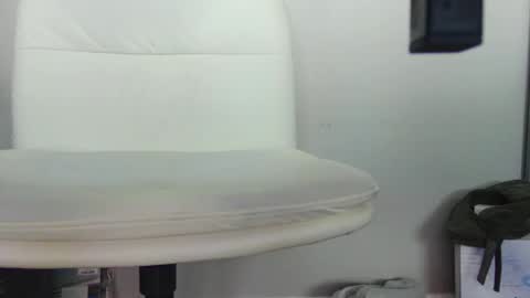 Hanging Out online show from 03.17.26