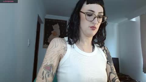 Snapshot of inked_val chatting on 04.23.26 Valerie online show from 04.23.26