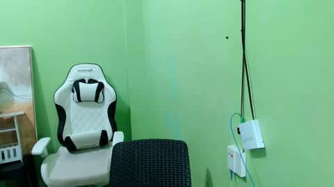 Reign online show from 02.12.26