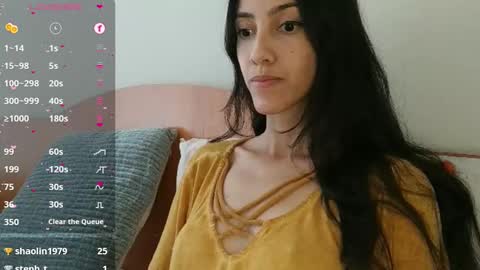 Laroa online show from 12.06.24