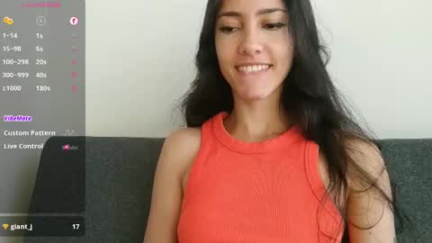 Laroa online show from 11.08.25