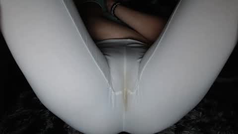 Snapshot of inocentekitty chatting on 01.28.25 Alessia online show from 01.28.25