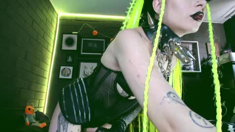 Snapshot of insania_999 chatting on 12.18.24 SANIA online show from 12.18.24