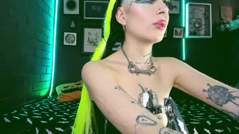 Snapshot of insania_999 chatting on 12.20.24 SANIA online show from 12.20.24