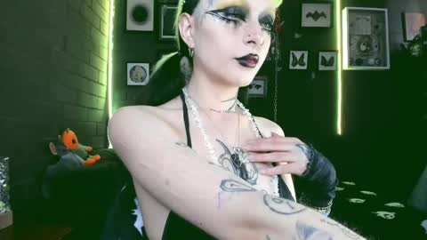 Snapshot of insania_999 chatting on 02.26.25 SANIA online show from 02.26.25