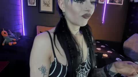 Snapshot of insania_999 chatting on 09.17.25 SANIA online show from 09.17.25