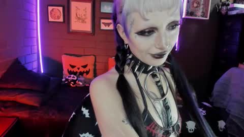 Snapshot of insania_999 chatting on 10.14.25 SANIA online show from 10.14.25