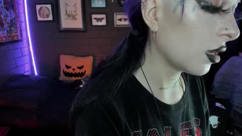 Snapshot of insania_999 chatting on 10.21.25 SANIA online show from 10.21.25