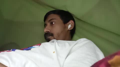 interne8famous online show from 11.03.25