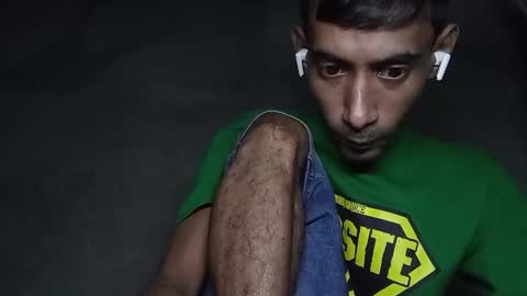 interne8famous online show from 11.10.25