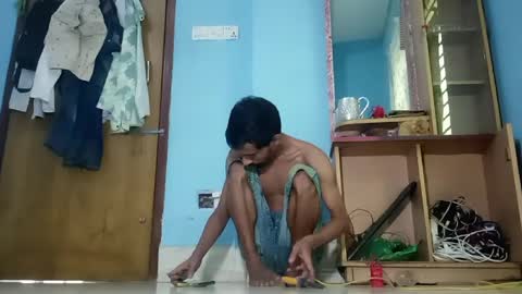 interne8famous online show from 04.02.26