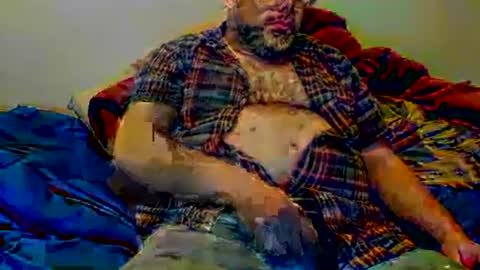 Snapshot of iowalaserbear chatting on 12.25.24 iowalaserbear online show from 12.25.24