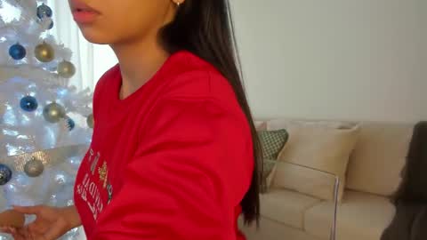 Snapshot of irinatanned chatting on 12.04.25 IRINA online show from 12.04.25