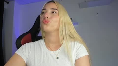 Snapshot of iris3019 chatting on 02.02.25 iris online show from 02.02.25