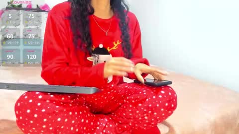 Snapshot of iris_evans__ chatting on 10.03.25 iris online show from 10.03.25