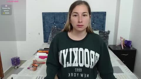 Snapshot of iris_love18 chatting on 12.10.24 IRIS online show from 12.10.24