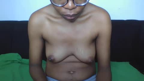 Snapshot of iris_love_2 chatting on 02.13.25 iris_love_2 online show from 02.13.25