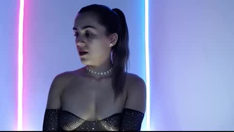 Iris Luna  online show from 11.04.25