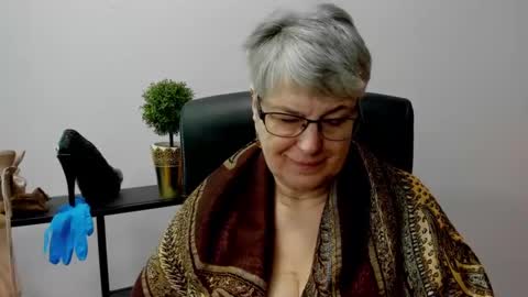 I R I S online show from 02.17.25