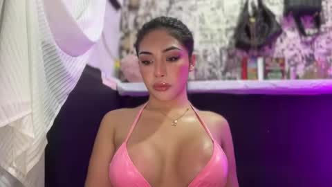 Snapshot of iriss_fox chatting on 04.25.26 iriss_fox online show from 04.25.26