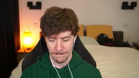 Sam online show from 10.05.25