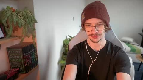 Snapshot of ironthud chatting on 04.20.26 Sam online show from 04.20.26