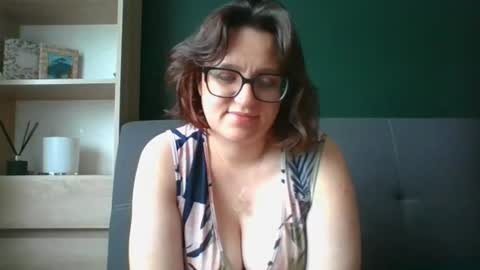 Snapshot of irresistibleparis chatting on 07.07.26 Paris online show from 07.07.26