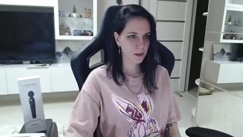 Irwi Tomboy online show from 12.03.24