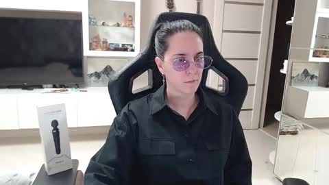 Irwi Tomboy online show from 01.31.25