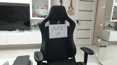 Irwi Tomboy online show from 01.31.25