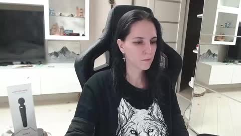 Irwi Tomboy online show from 02.14.25