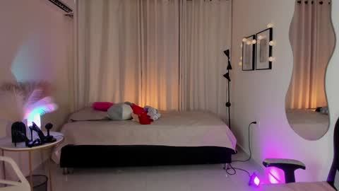 isa_____ online show from 01.18.25