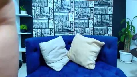 Isa and Natasha online show from 10.21.25