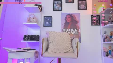 Snapshot of isa_greey chatting on 04.21.26 isabella online show from 04.21.26