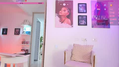 Snapshot of isa_greey chatting on 04.29.26 isabella online show from 04.29.26