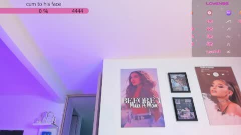 Snapshot of isa_greey chatting on 05.26.26 isabella online show from 05.26.26