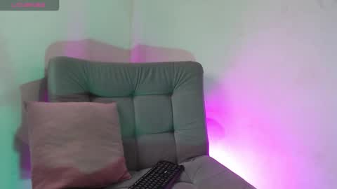 Isabella Hall online show from 02.08.26