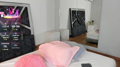 oIssaJonneso online show from 09.18.25