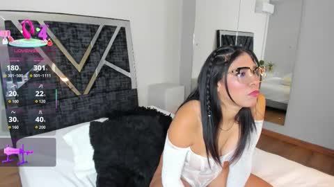 oIssaJonneso online show from 09.25.25