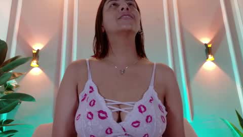 Isabella online show from 04.15.26