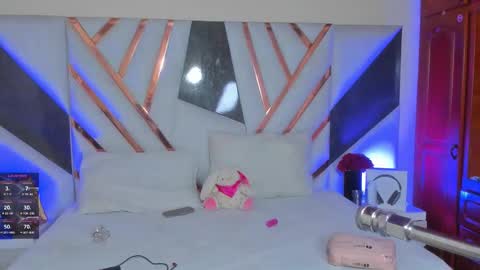 isa_kolins online show from 02.25.26