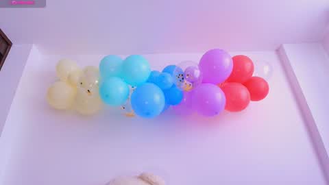 Isabella Laurentt  online show from 01.29.25