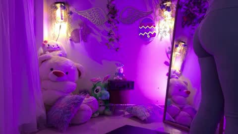 Isabella        online show from 04.04.26